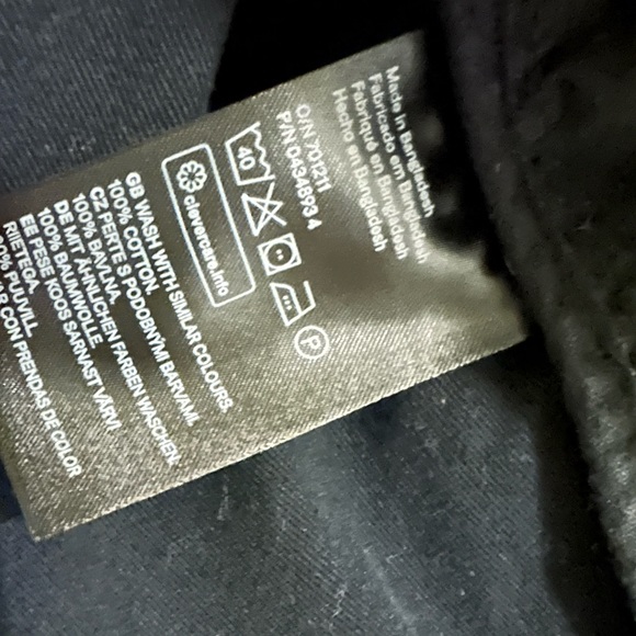 ✨Free with one purchase✨ Divided Black Jacket size 2 - Picture 6 of 6